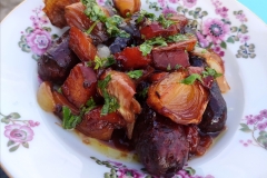 Saucisses à la prunes et ses légumes rôties