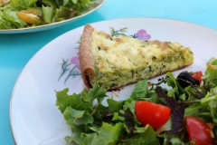 Salade du jardin et tarte courgettes/fêta