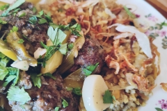 Boulettes de viande, fêves et citrons/ Riz 